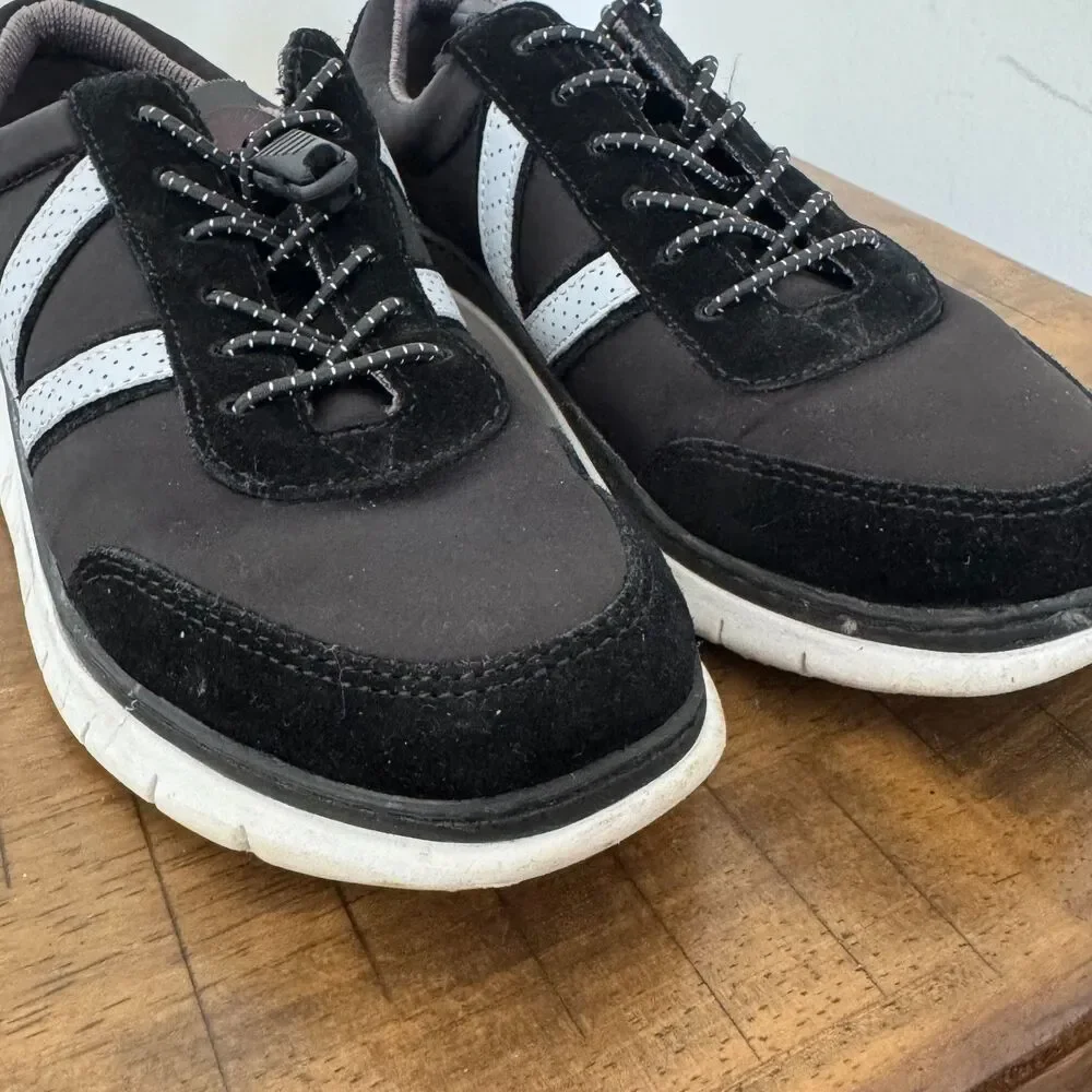 Vionic Kids Sneakers Size 5 Black Walking Shoes Lightweight Comfort Athletic